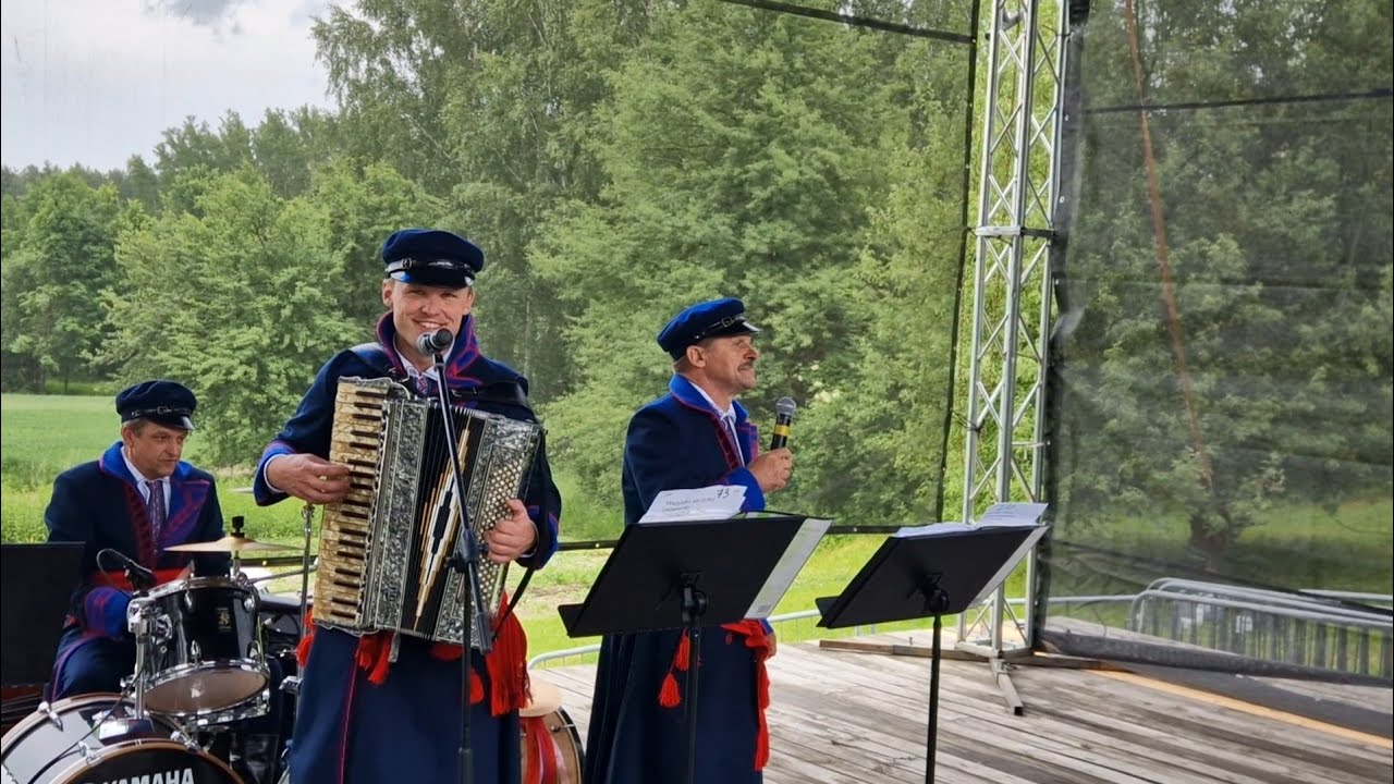 8 06 2025 Ta przepiękna melodia idealnie wkomponowała się w otaczającą scenerię!