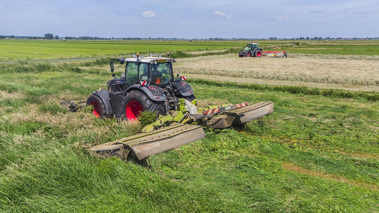 Fendt 724 Black Beauty with Claas Triples