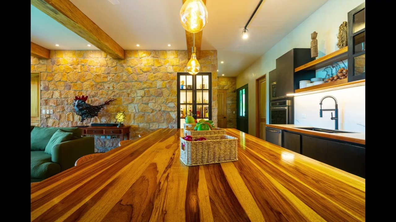 0.72 ACRES – 3 Bedroom Fully Furnished Ocean View Luxury Home!!!