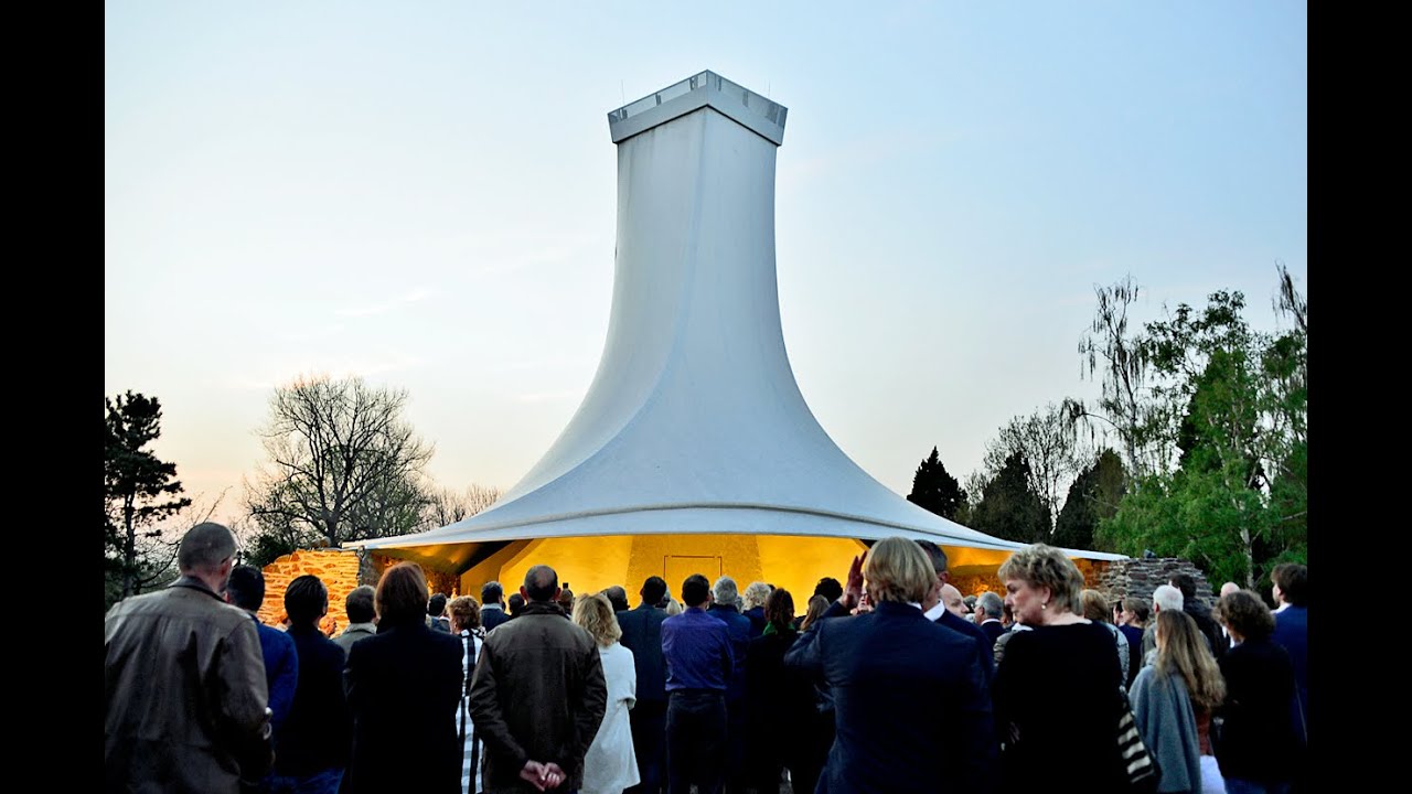 2016  Het Crematorion op begraafplaats Zorgvlied is geopend