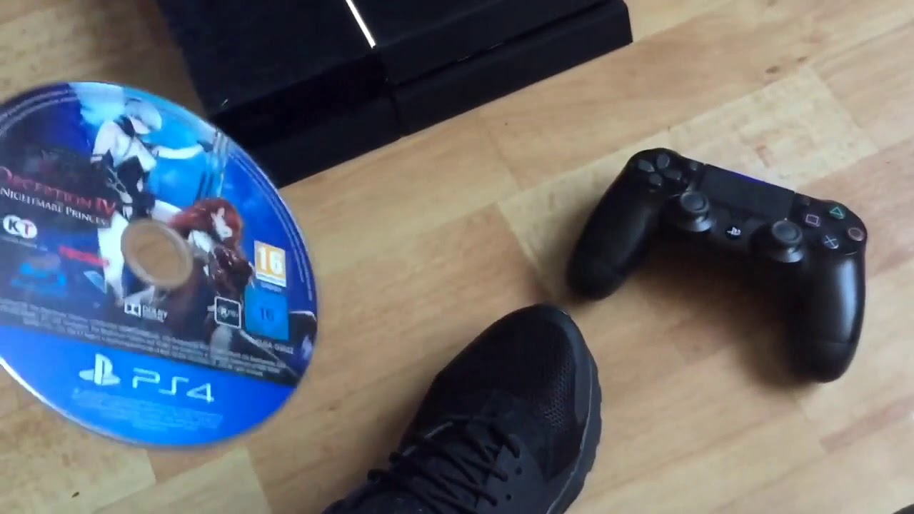 Destroy Playstation 4 (Helga Li)