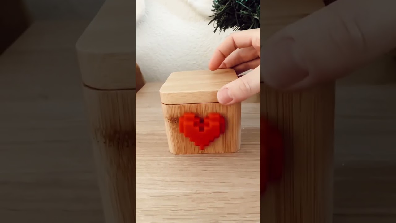 Идея для подарка на Amazon! ❤️ LoveBox &mdash; такая милая идея! Он подключается к приложению.