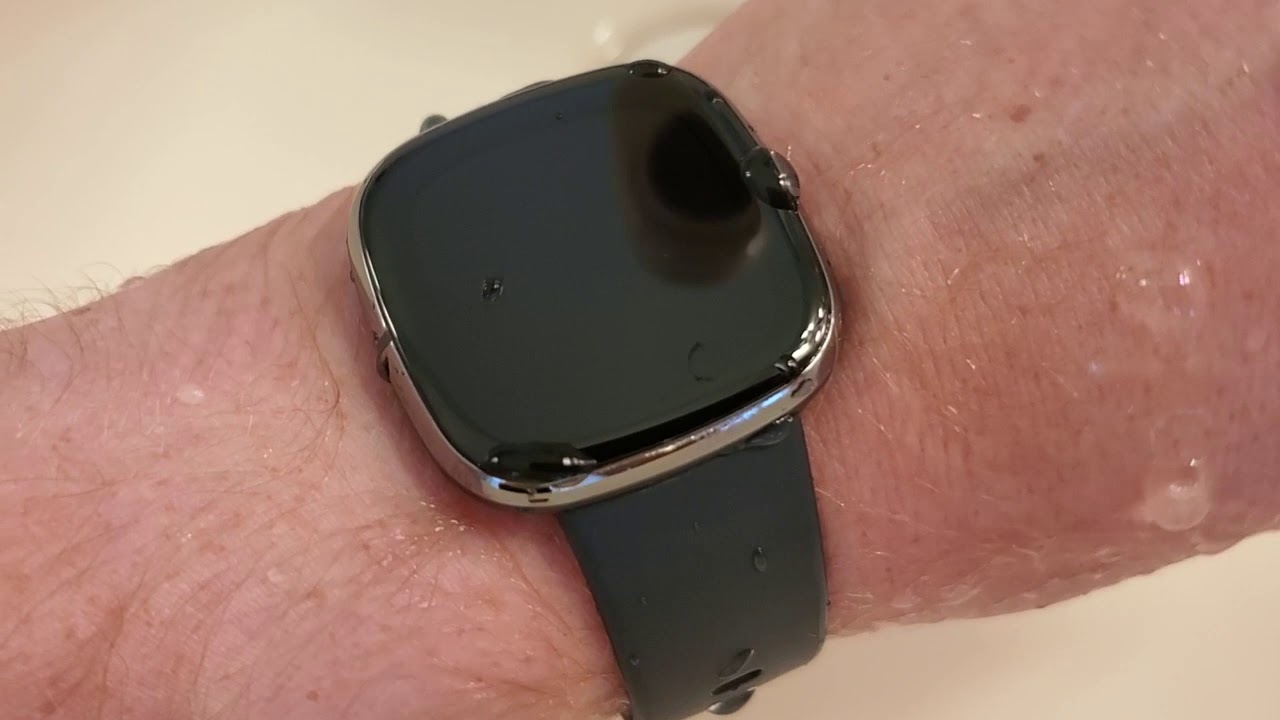 Является ли Fitbit Sense водонепроницаемым?