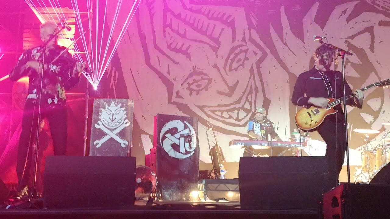 Devil went down to Georgia. The Levellers live Bedford Halloween 2021