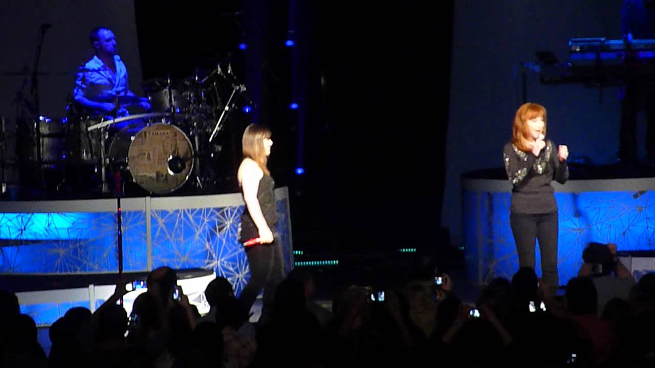 Kelly Clarkson and Reba McEntire- Because of You- Nokia Theater- Los Angeles 4/3/12