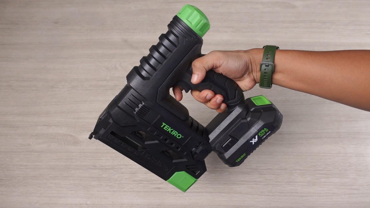 terbaru!! tekiro bikin paku tembak tenaga baterai - TEKIRO CD-SN2072 CORDLESS STAPLER NAILER XV 20V