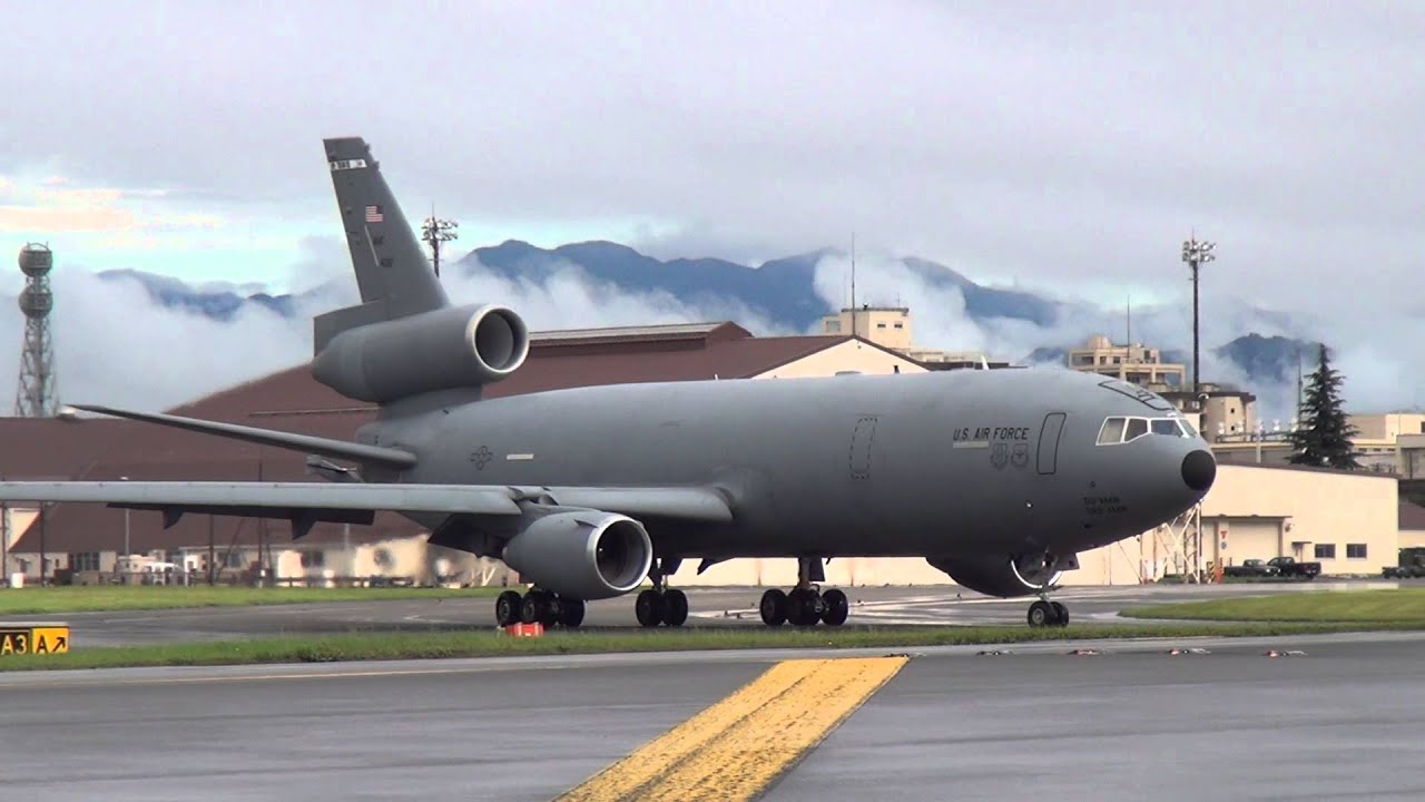 140629 C-5A Galaxy着陸とKC-10A離陸@横田基地