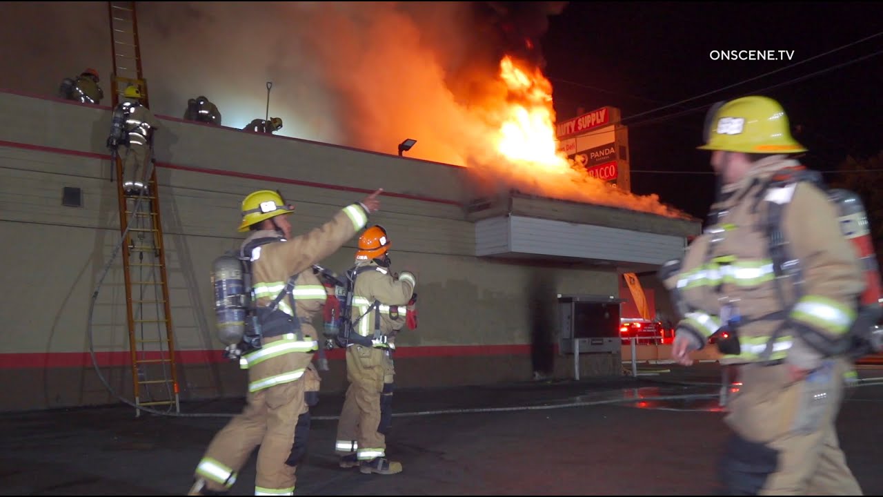Loan Office Damaged In Structure Fire | Los Angeles