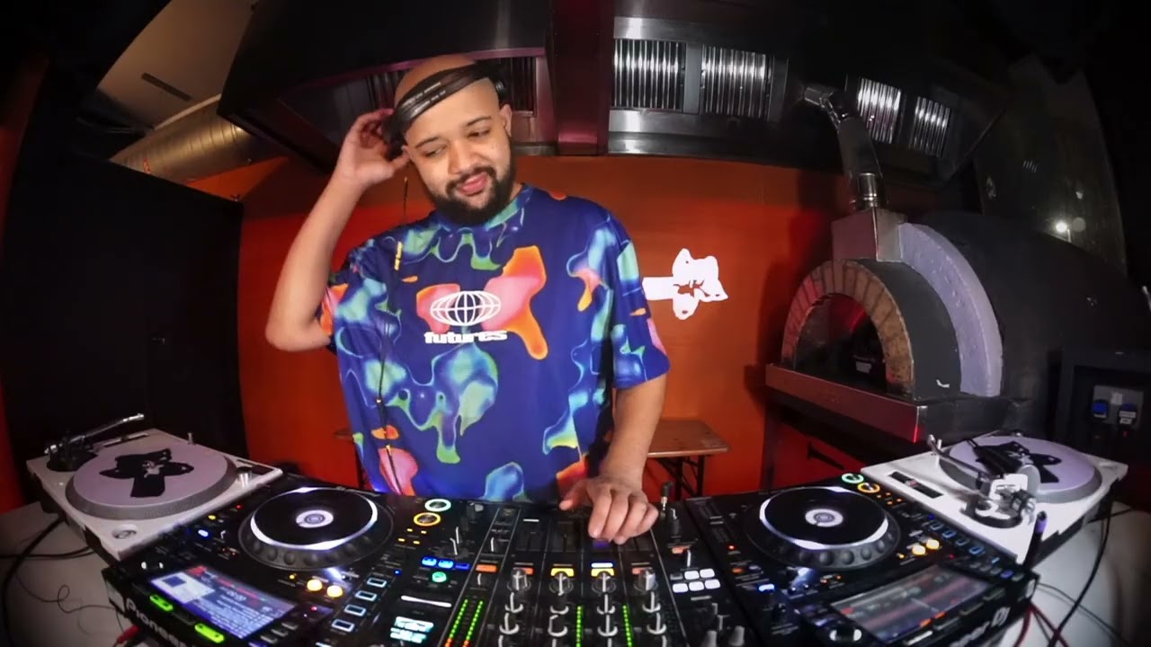 Jordan Villa - CROP RADIO - 12/02/25