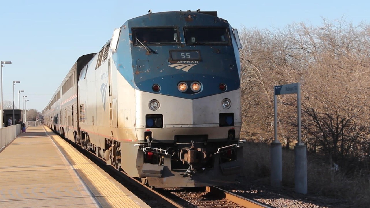 Chasing Union Pacific 6579 Leading Amtrak 22 with Texas Eagle Meet and Phase 7 Superliner 2 Sleeper