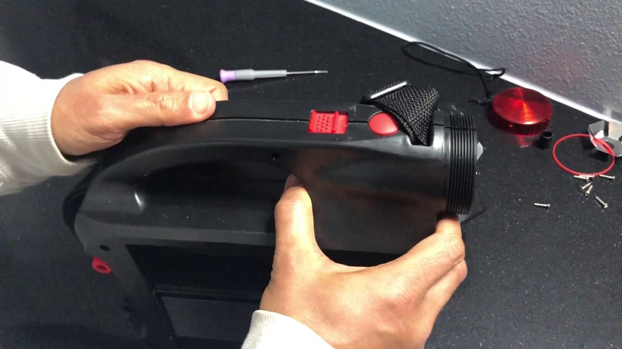 Celestron Power Tank - how to replace the battery