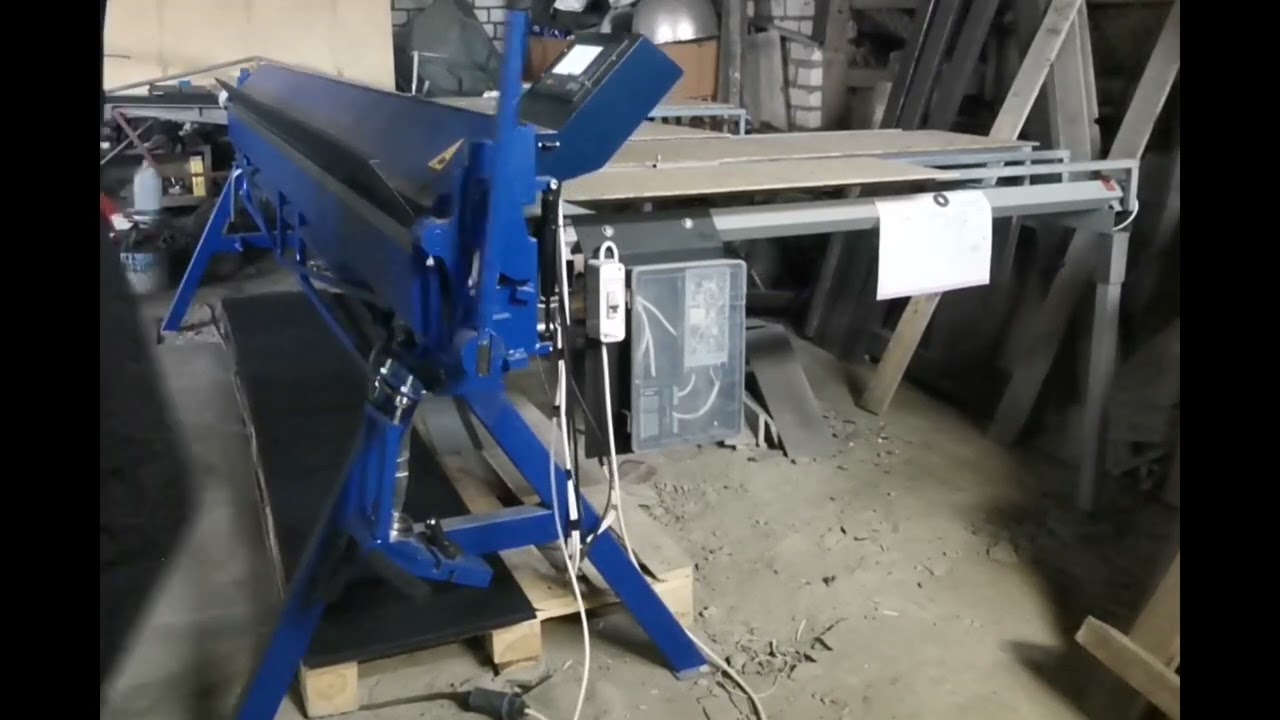Skardos lankstymo staklės su automatiniu padavimu