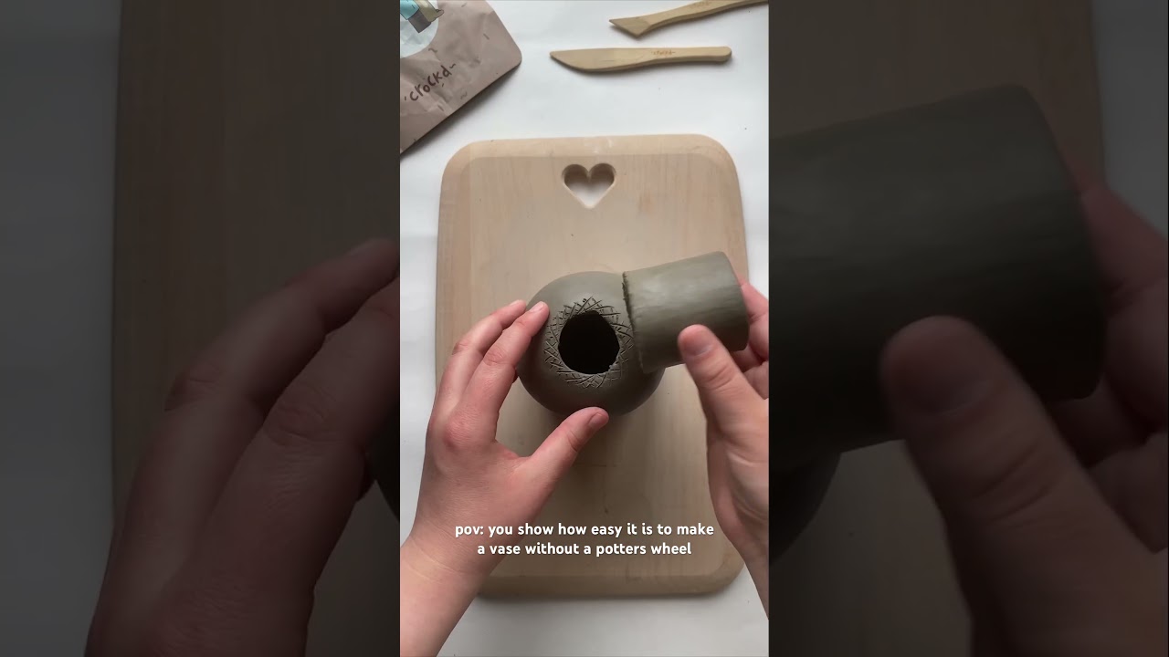 The trick is in the roll 🙌 save this vid to make your own clay vase! #clay #pottery #ceramics