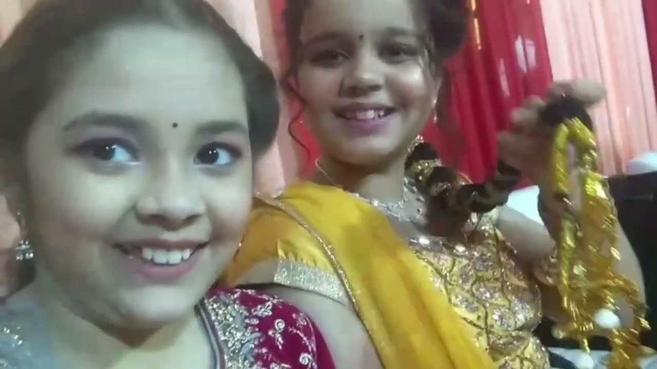 Bua ki shadi mein khoob khana khaya or khoob nache hum sab# Gujrati three sister's vlogs # shadi# 