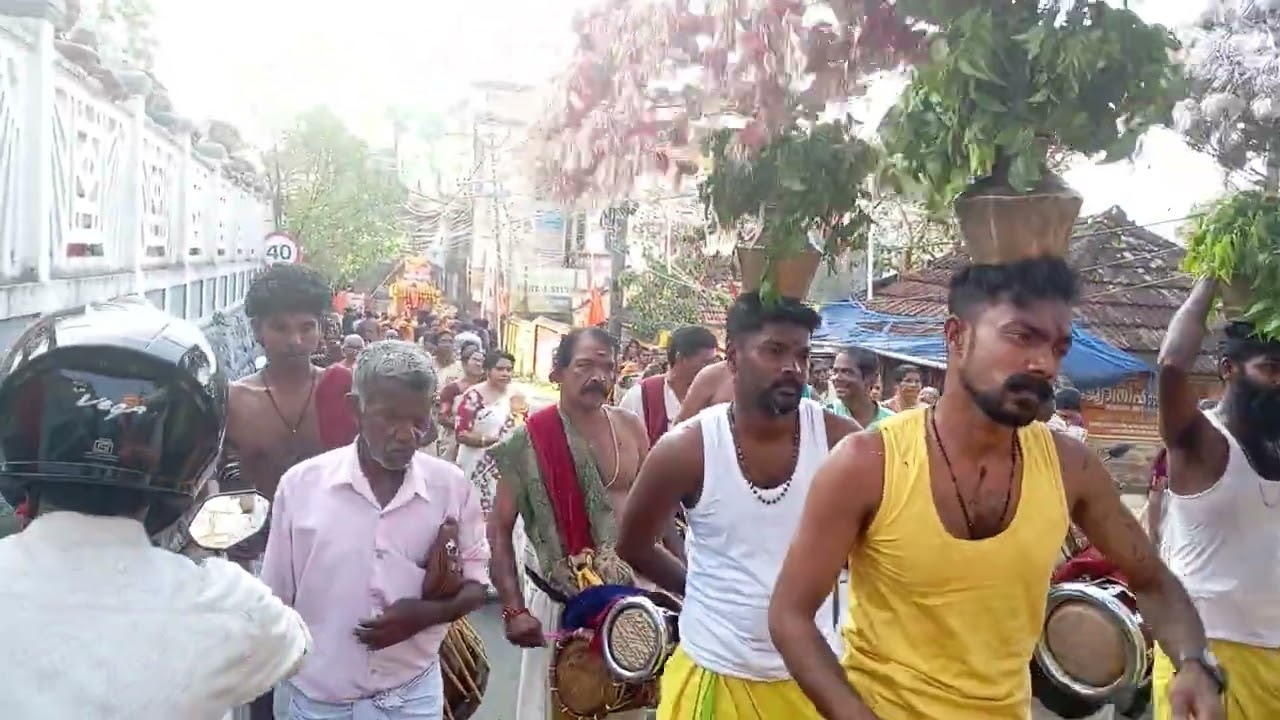 കോട്ടയത്ത്‌... ഒരു രഥ യാത്ര 