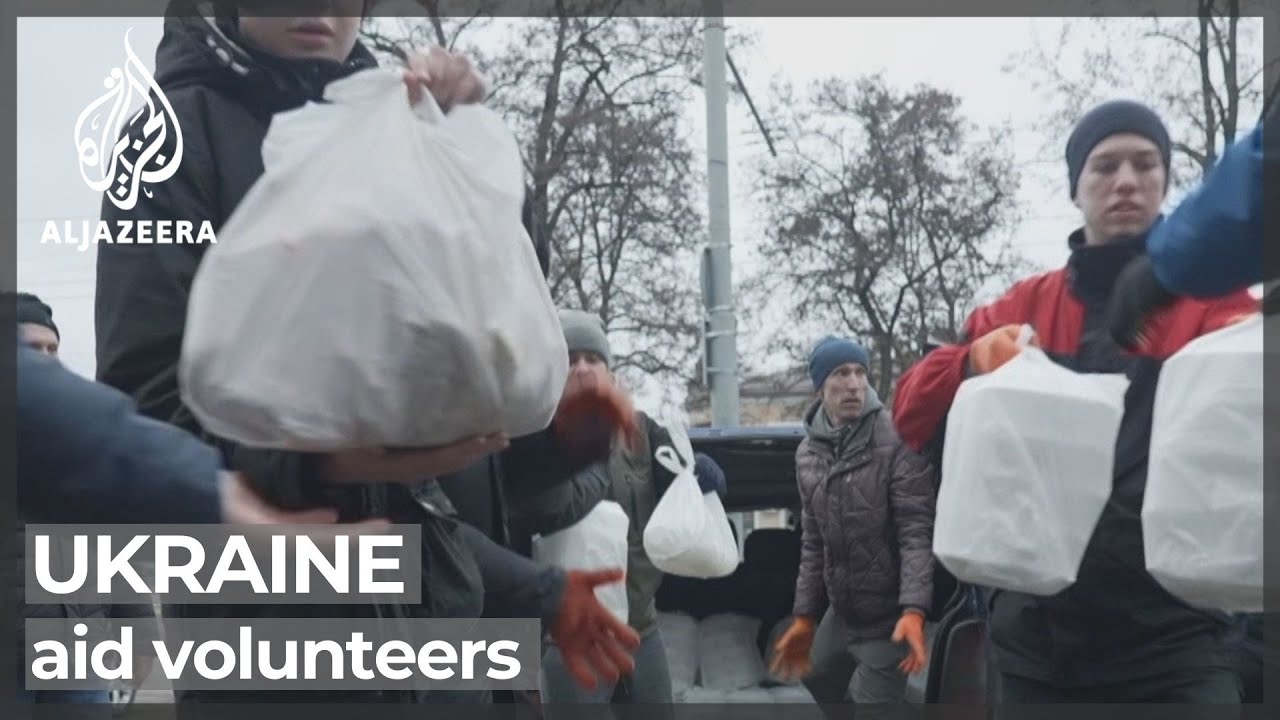 Ukraine: Volunteers convert Soviet-era cinema into shelter