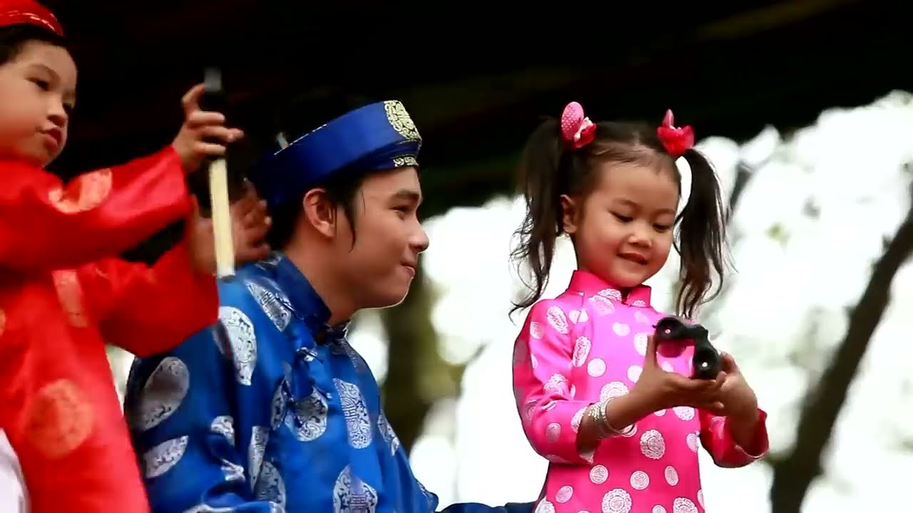 Xúc Xắc Xúc Xẻ - Ruby Bảo An ft Phi Long _ Official Mv
