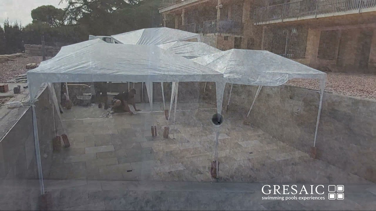 Piscina en porcelánico Rosa gres Serena mix