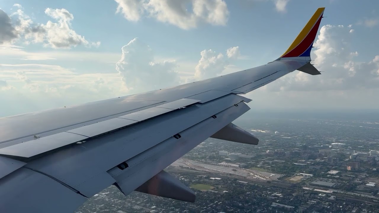 Southwest Airlines 737-MAX8 Landing Chicago (Midway) MDW *BEAUTIFUL DOWNTOWN VIEWS*