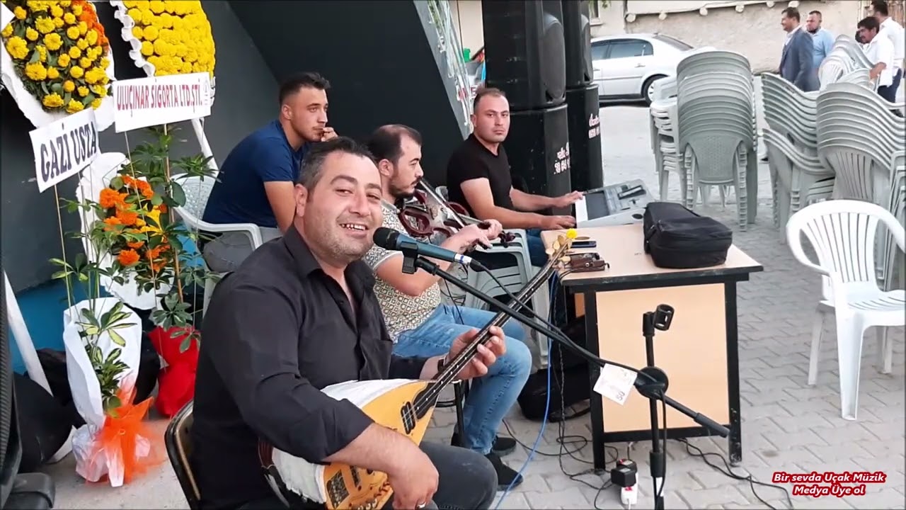 Ahmet Taş  Kiremitte Buzmusun Gelinmisin Kızmısın & Şimdi Keşfet HD Video Canlı Yayın 2023 Bir Se04