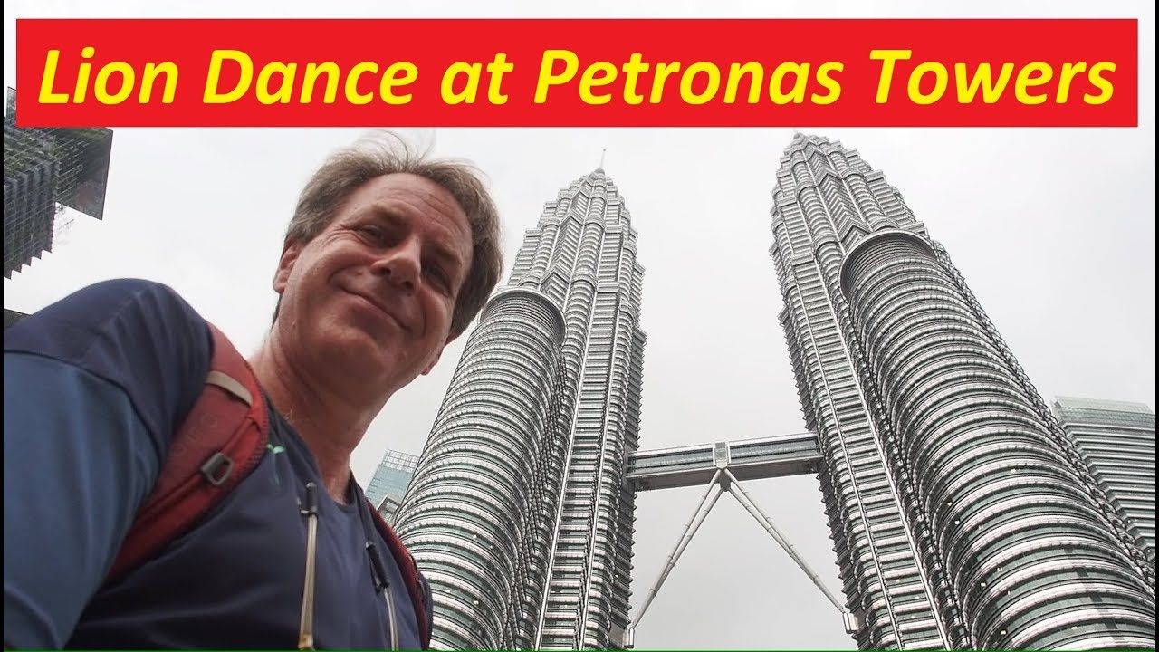 CNY Lion Dance #3!! Catching Lucky Oranges at Petronas - Tallest Twin Towers in the World