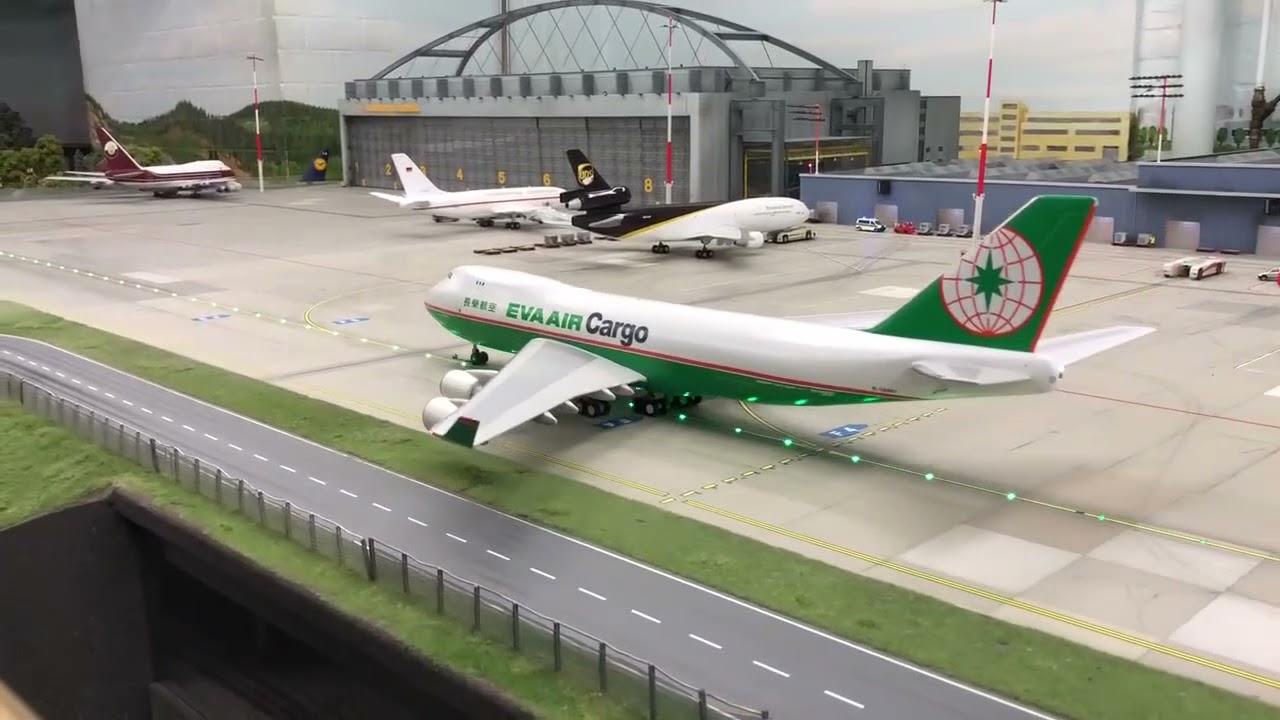 Hamburg Miniatur Wunderland - Largest Model Railway (Part 3 Model Airport)