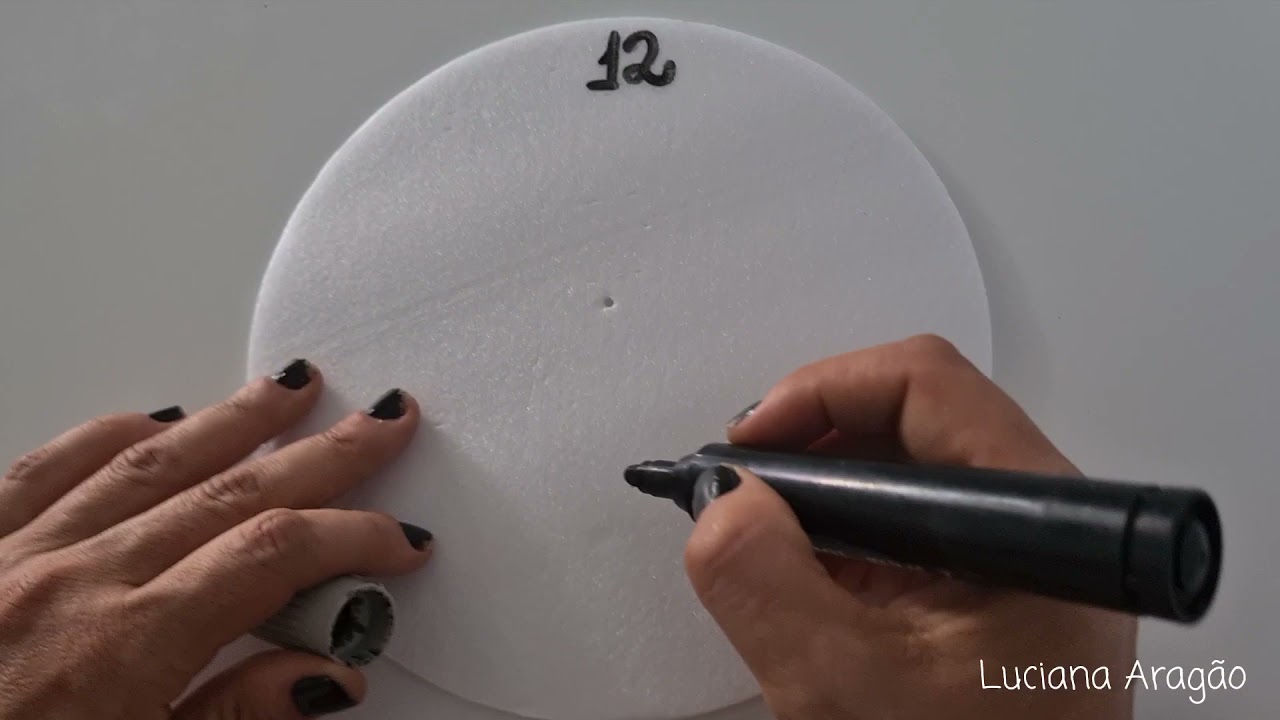COMO FAZER UM RELÓGIO COM MATERIAL REUTILIZADO, PARA USAR NAS AULAS.