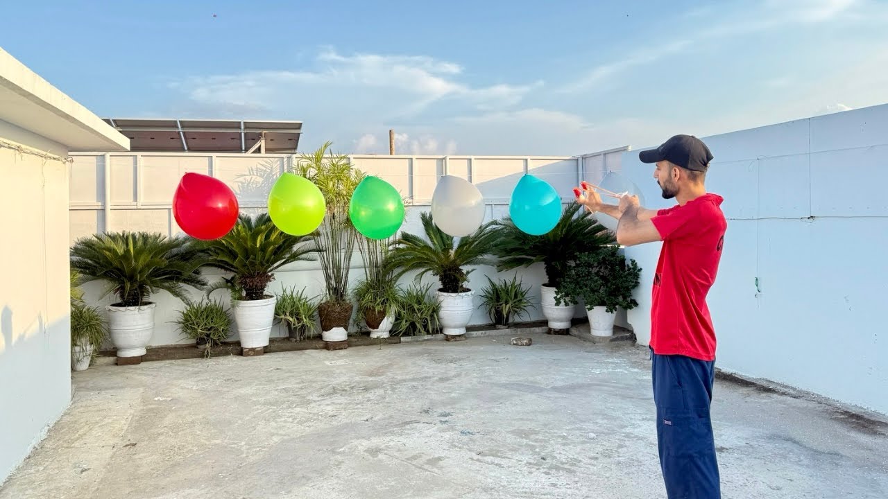 30 Big Balloons Popped With Slinger in RECORD Time!
