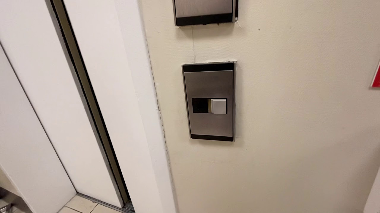 Montgomery vector elevator Macy’s White marsh Mall