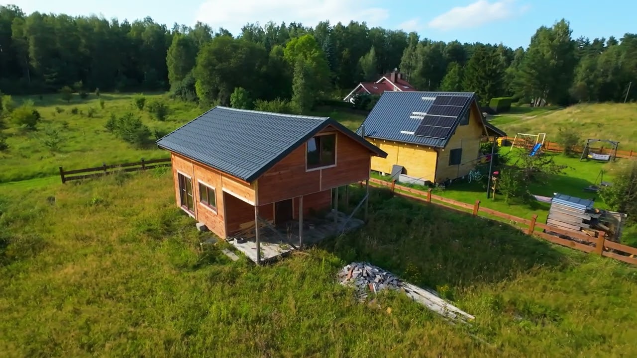DUNAJSCY NIERUCHOMOŚCI - DOMEK NAD JEZIOREM W SĄPŁATACH