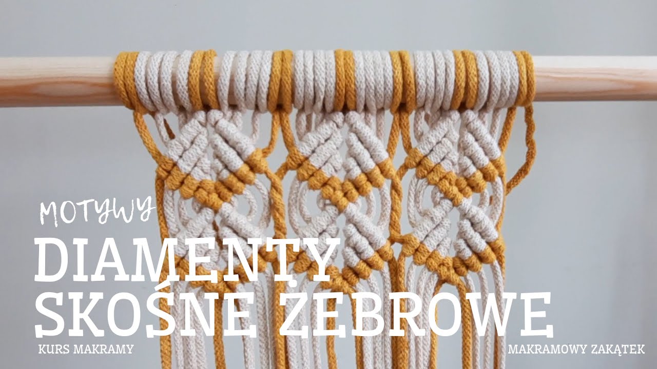 Makramowy motyw diamentów z węzłów żebrowych skośnych.