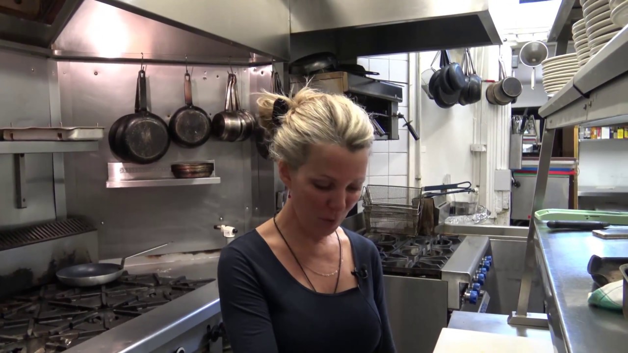 Salmon in lemon beurre blanc