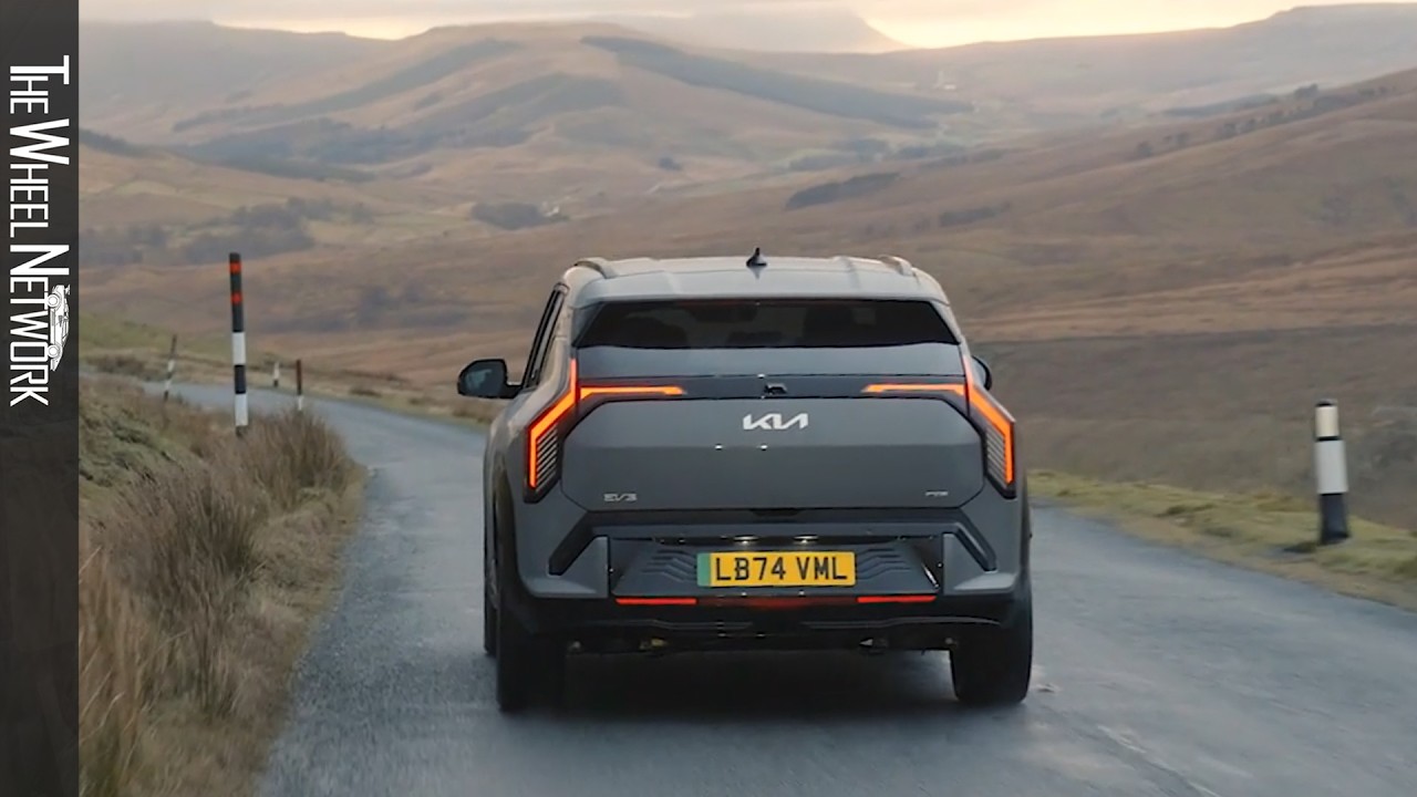 2025 Kia EV3 ‘GT-Line’ 81.4kWh | Shale Grey | Driving, Interior, Exterior (UK Spec)
