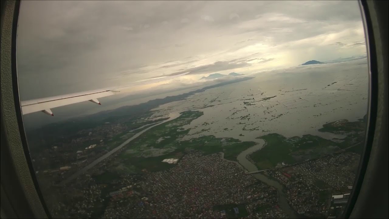 Singapore Airlines Boeing 787-10 Dreamliner Takeoff at Manila as SQ915