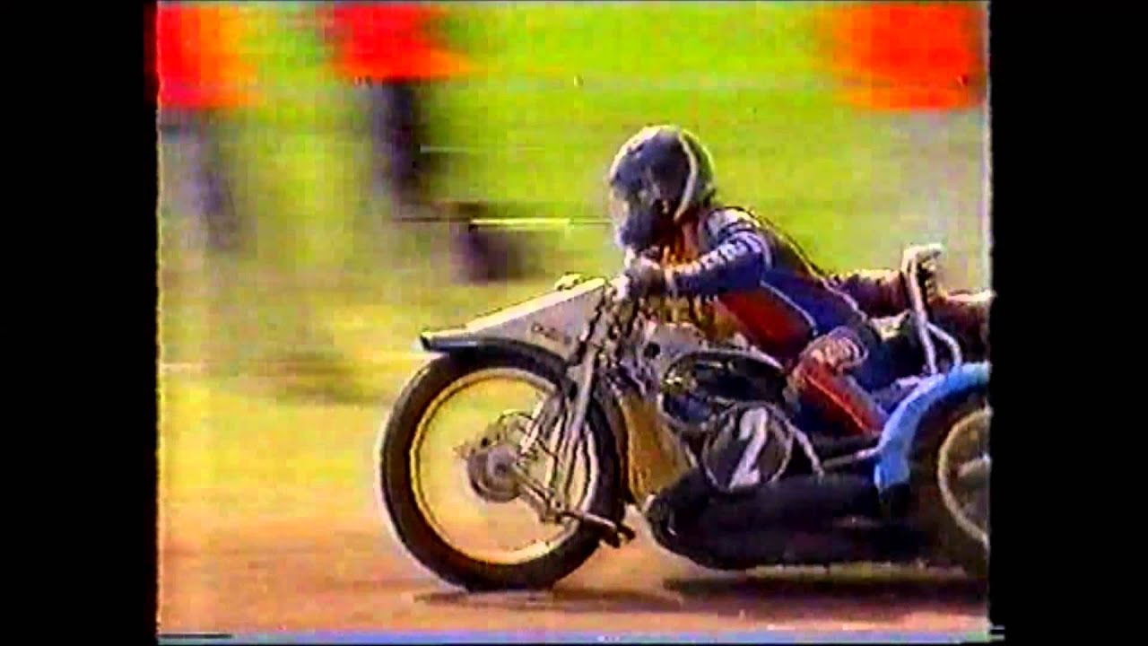 Steve Smith on a Yamaha TZ750