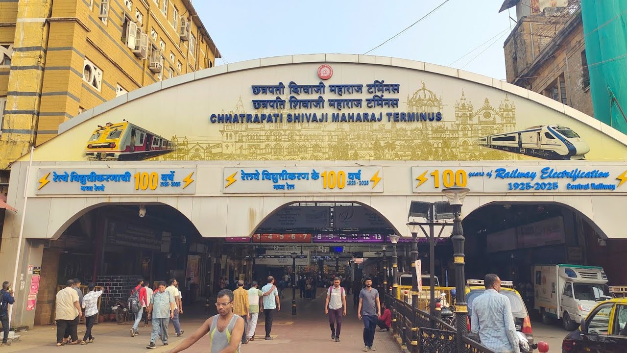Mumbai CSMT Tour 🚉 | Victoria Terminus Inside View | India&rsquo;s Grand Railway Station 🏰
