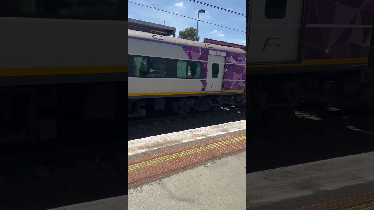 V/line train, Watergarden station