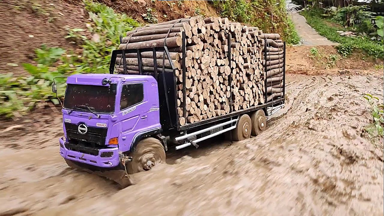 SLENGEAN DIJALAN Hino 500 BALAK Dum Truk Hino 500 Tronton Bermuatan Pasir Terguling Miniatur Truk Rc