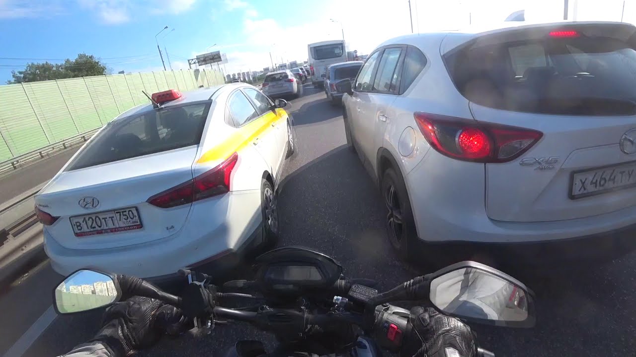 Bajaj Dominar. Глухие пробки в Москве на мотоцикле. И снова 2 сентября  :)