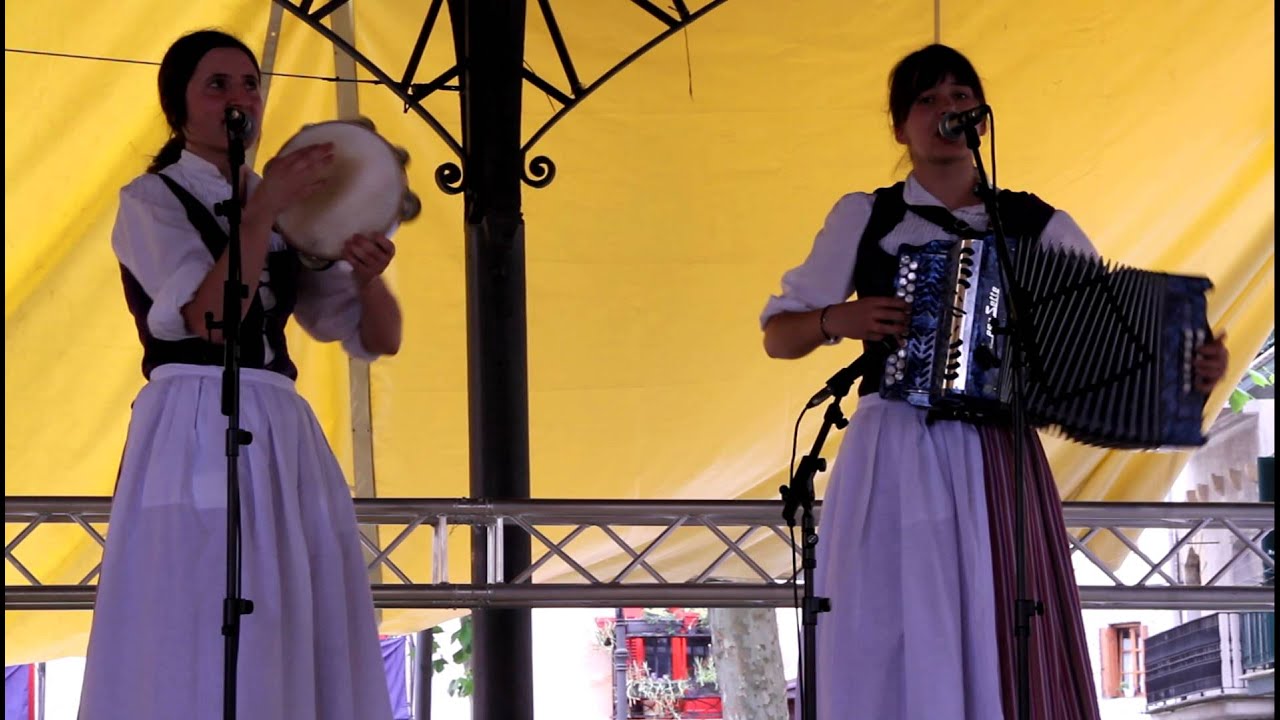 3. Itsaso eta Irune Elizagoien Ahizpak 2012an Orion.