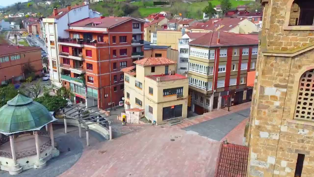 Casa en Venta en Calle Celestino Castañón, Moreda de Aller