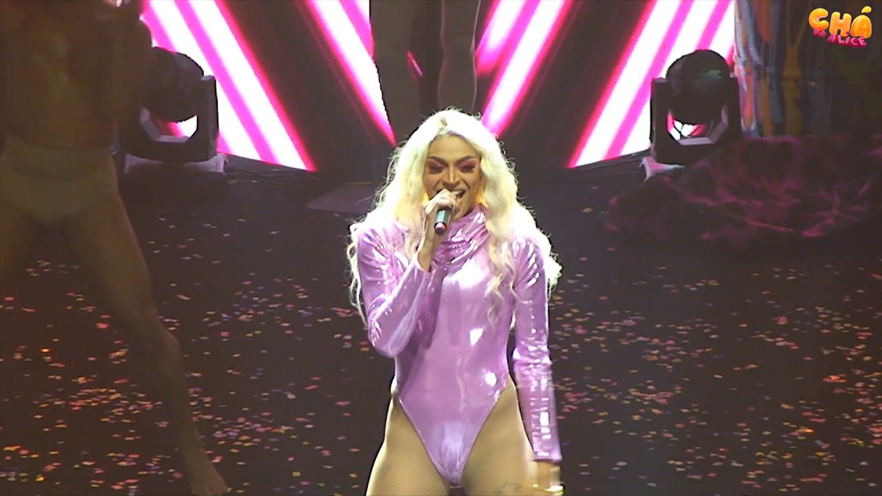 Pabllo Vittar - No Chão  (Ao Vivo) @ Chá da Alice (Vídeo Oficial)
