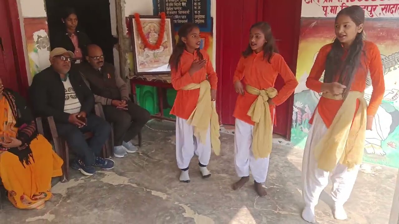 विशेष प्रदर्शन की बच्चियों द्वारा देश भक्ति गीत पर अदभूत प्रस्तुति 