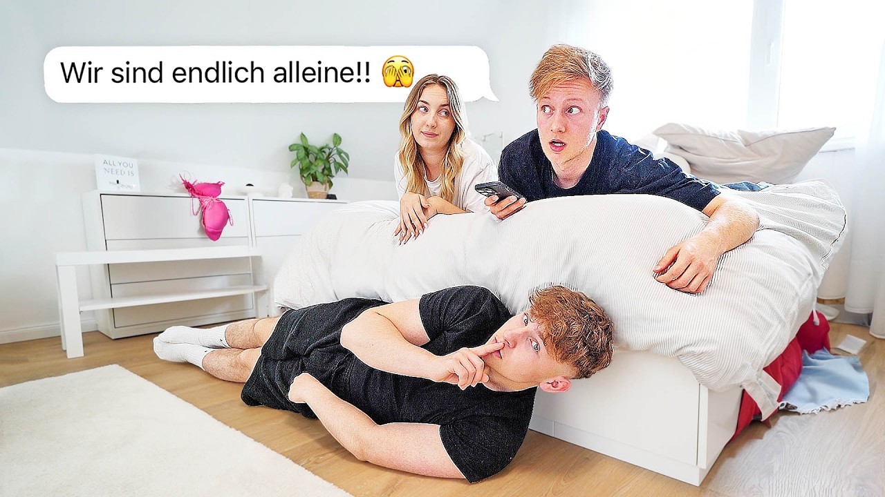 Chrissi & ich denken wir sind ALLEINE in unserem Schlafzimmer😲