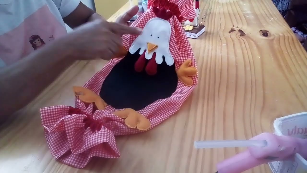 Como fazer um lindo Puxa Saco de Galinha, gastando pouco com MOLDES GRÁTIS