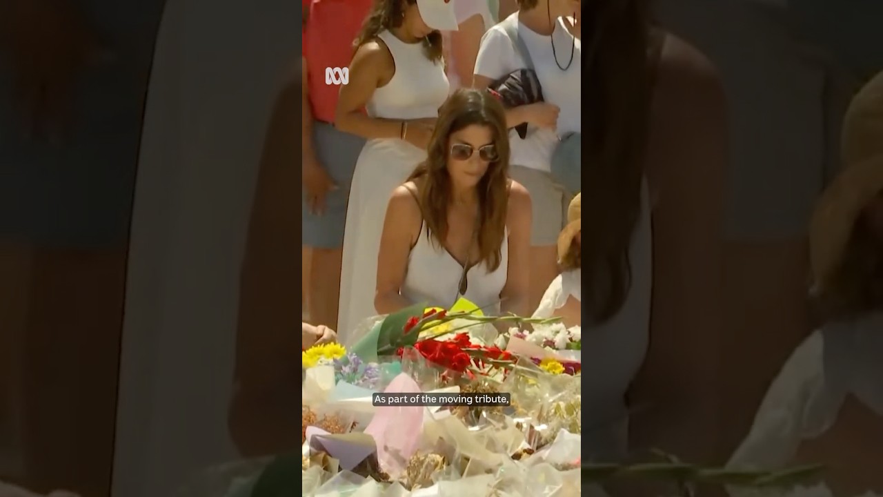 Women wear white to honour Bondi victims | ABC NEWS