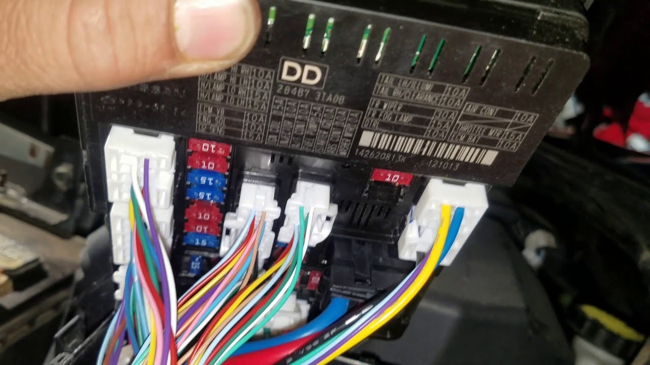 2013 Nissan Altima no parking/license plates lights. Problem solved (Check fuse 52)
