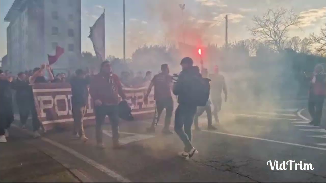 IL CORTEO DEI TIFOSI GRANATA PRIMA DI PONTEDERA-SPAL 2-1....16 Marzo 2024.