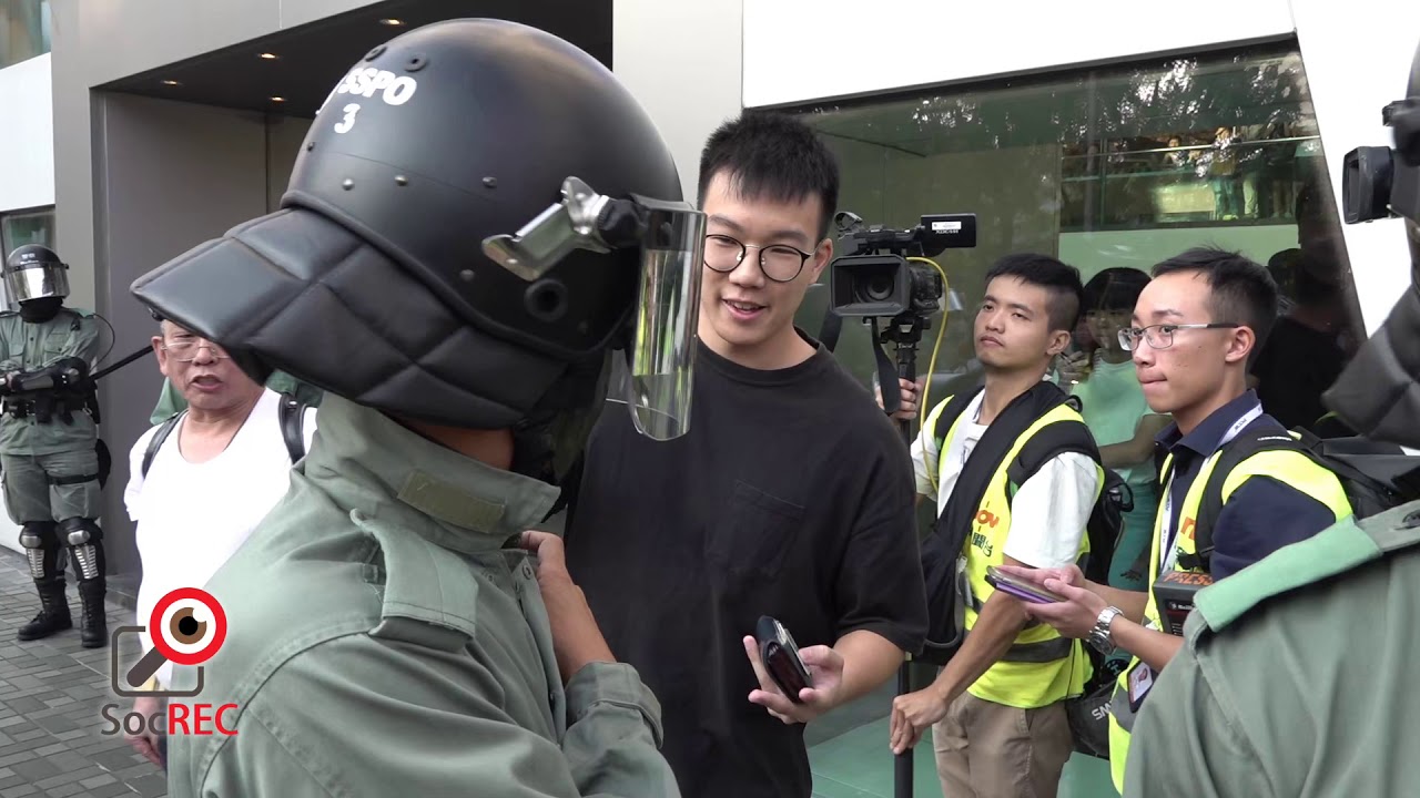 10NOV2019警察於又一城截查城大學生身份證與市民對罵