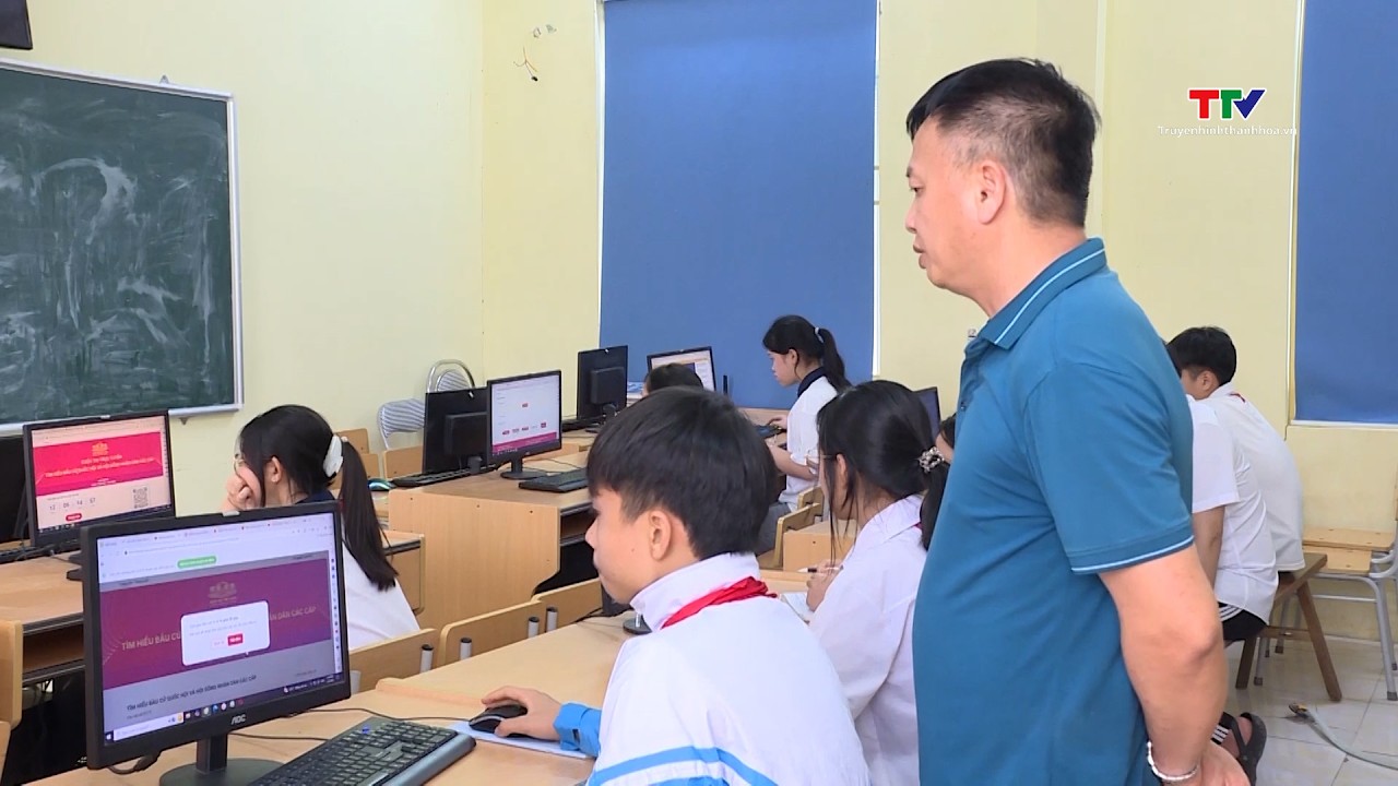 Các trường học tích cực hưởng ứng cuộc thi trực tuyến về bầu cử